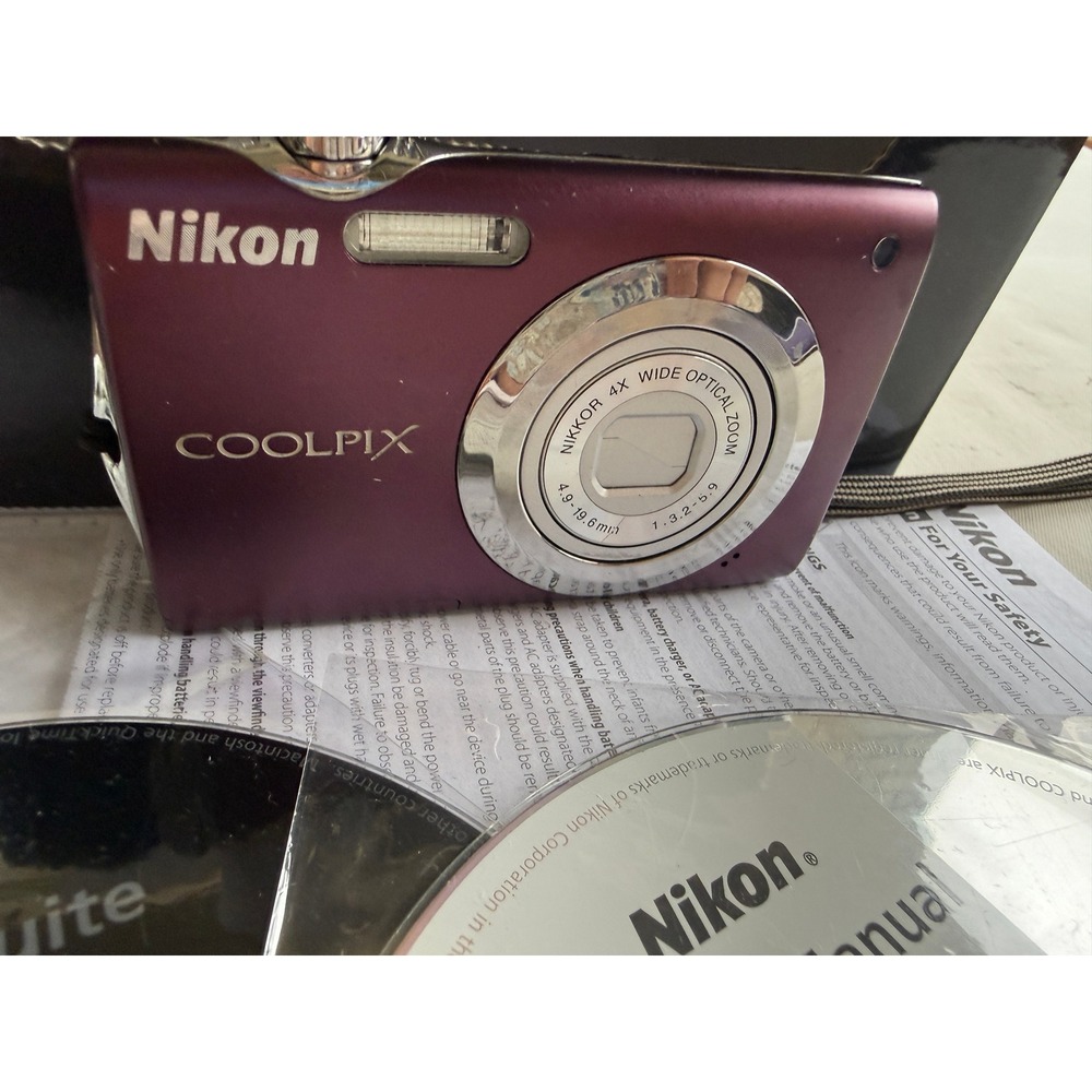 Nikon Coolpix S3000 Digital Camera Plum FOR PARTS  12MP 4x Optical Zoom Boxed